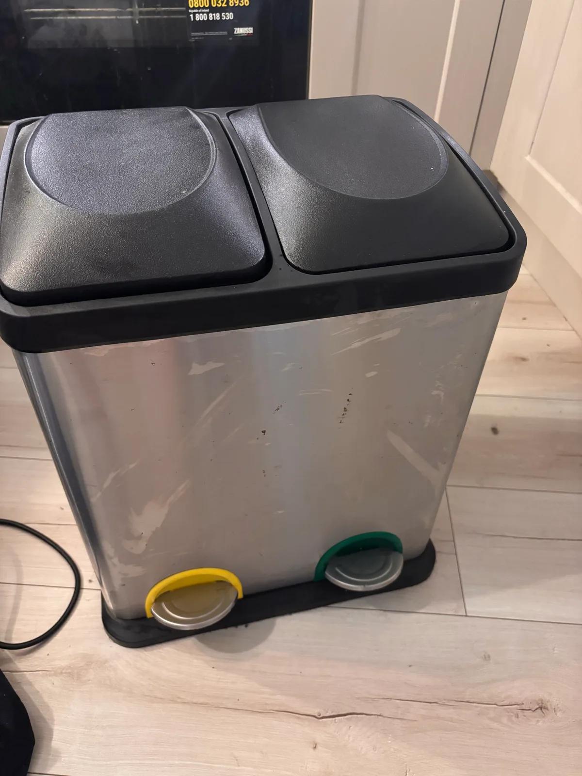 Dual container bin